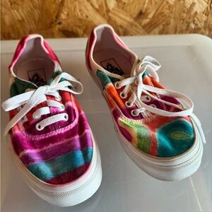 Vans Vibrant Lace-Up Size 6.5